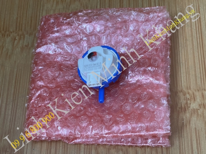 ( SP1499 ) Phao Xanh 3 Chân Máy giặt Toshiba